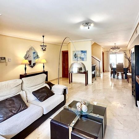 El Arenal Townhouse By The Beach With Swimming Pool - Eaw Homes マルベーリャ エクステリア 写真
