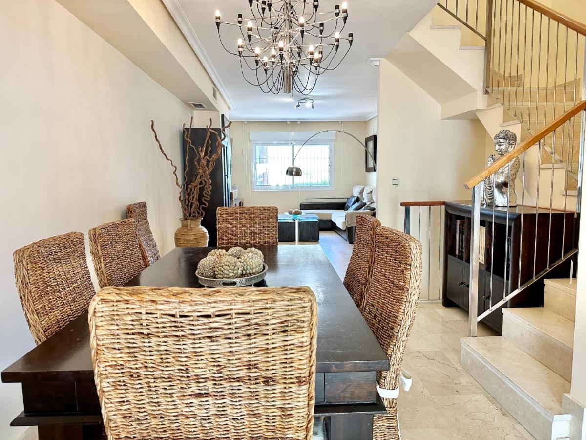 El Arenal Townhouse By The Beach With Swimming Pool - Eaw Homes マルベーリャ エクステリア 写真