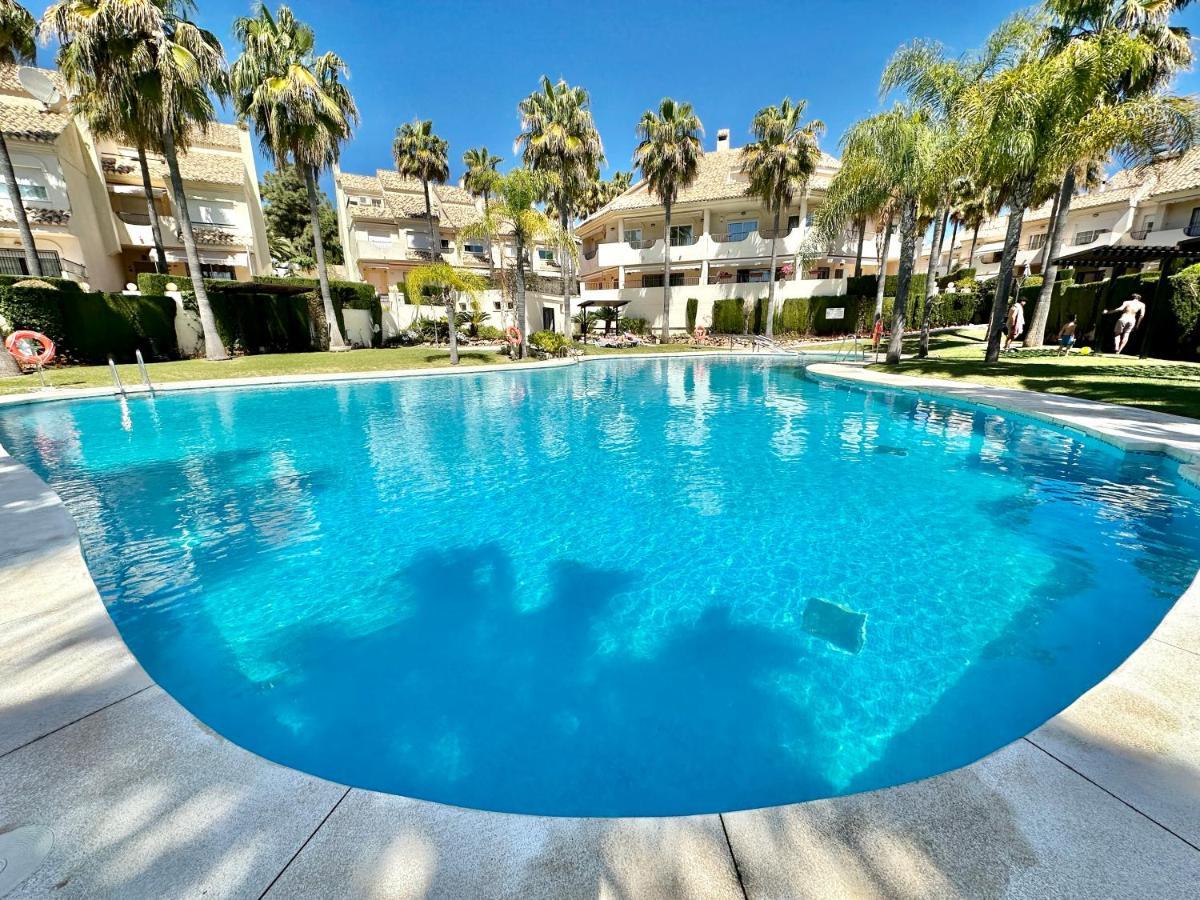 El Arenal Townhouse By The Beach With Swimming Pool - Eaw Homes マルベーリャ エクステリア 写真