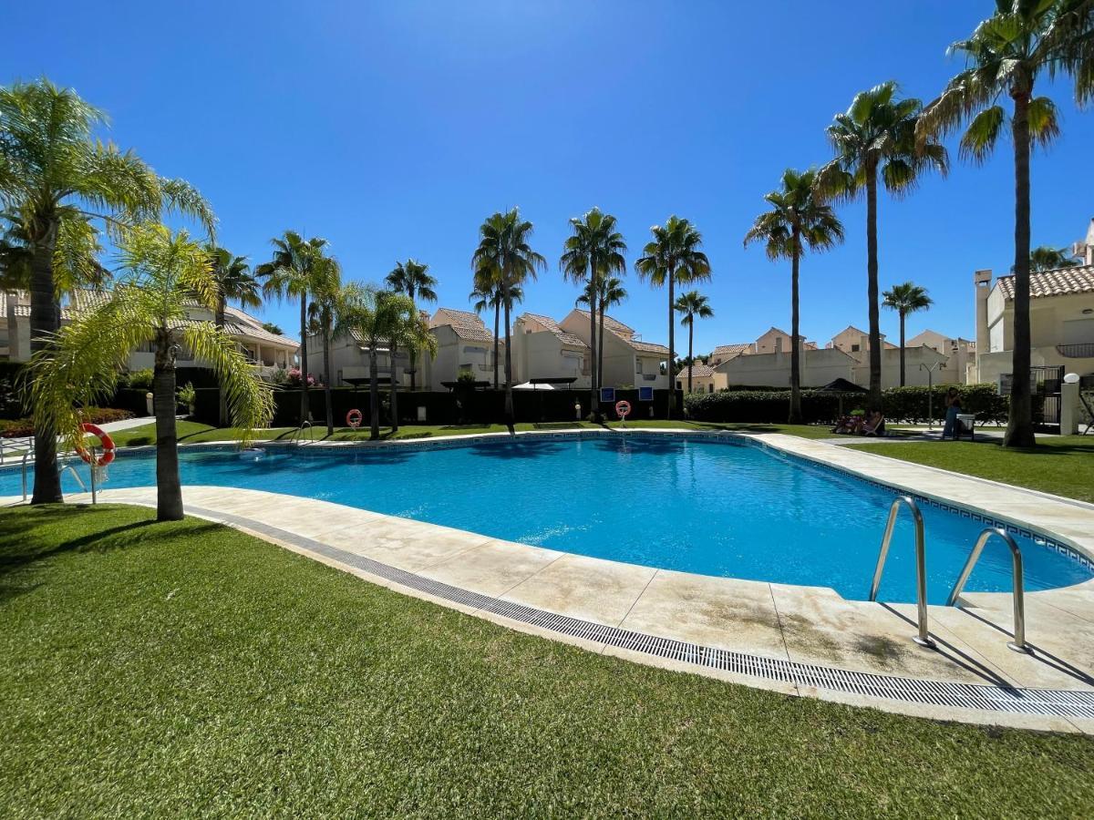 El Arenal Townhouse By The Beach With Swimming Pool - Eaw Homes マルベーリャ エクステリア 写真