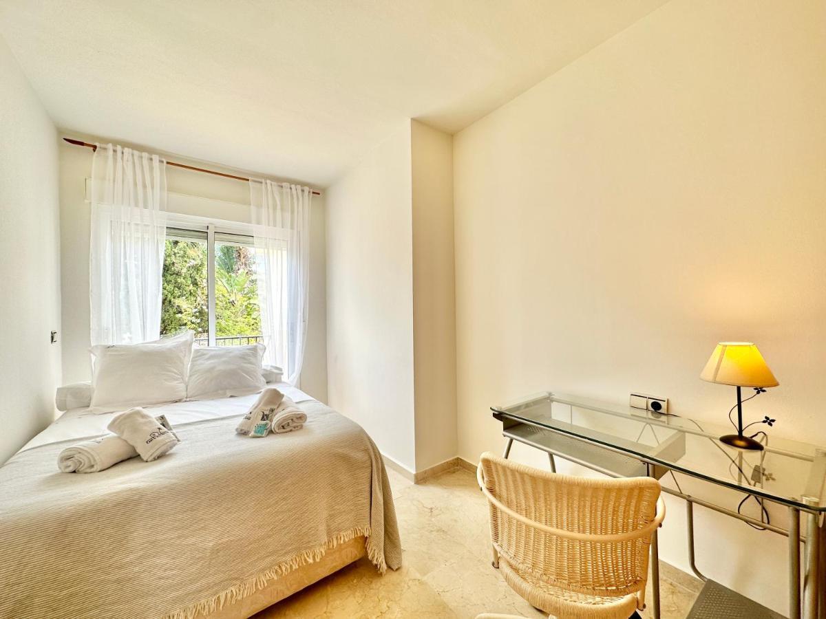 El Arenal Townhouse By The Beach With Swimming Pool - Eaw Homes マルベーリャ エクステリア 写真