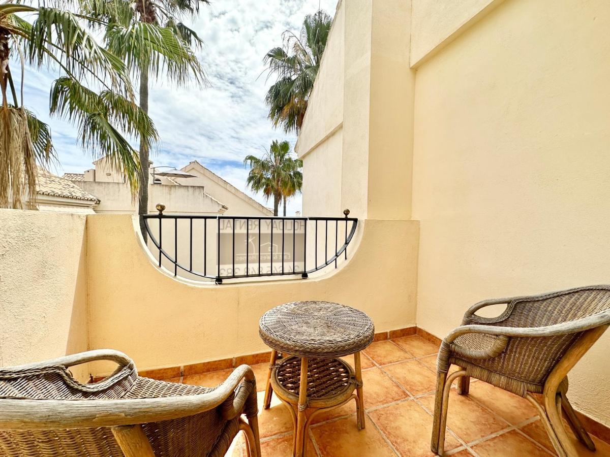 El Arenal Townhouse By The Beach With Swimming Pool - Eaw Homes マルベーリャ エクステリア 写真