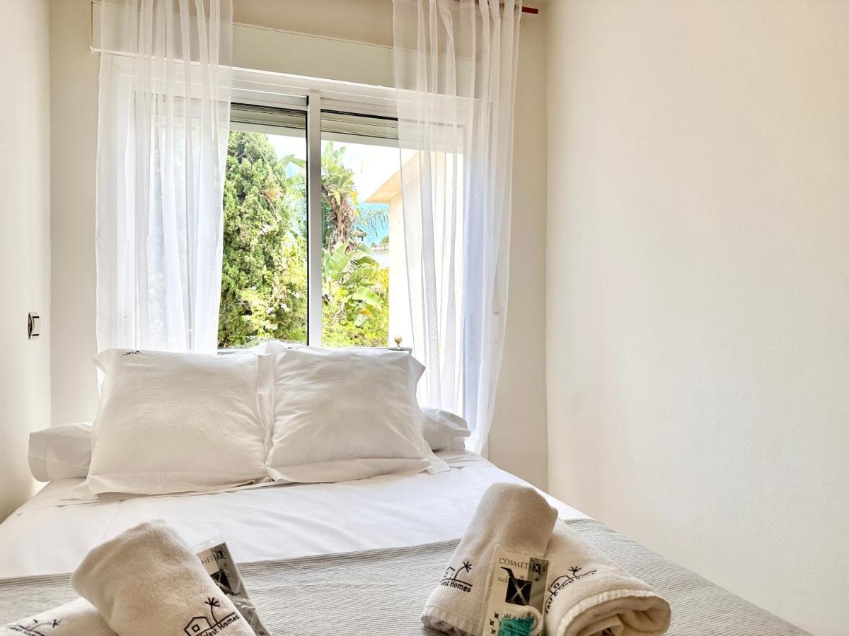 El Arenal Townhouse By The Beach With Swimming Pool - Eaw Homes マルベーリャ エクステリア 写真